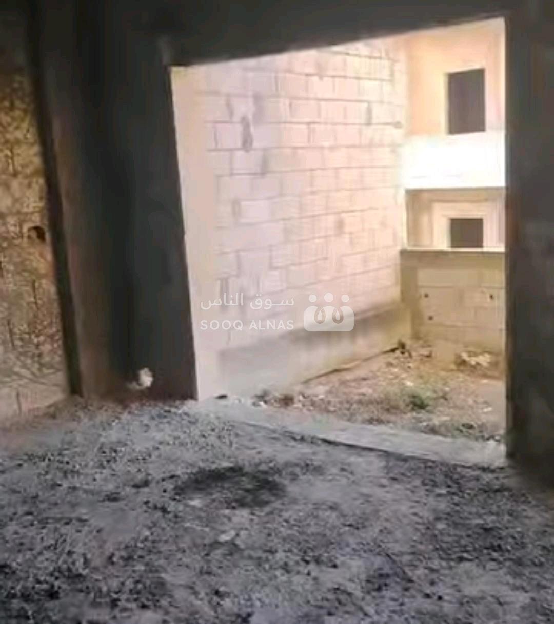 شقة عالعضم غرفتين وصالون