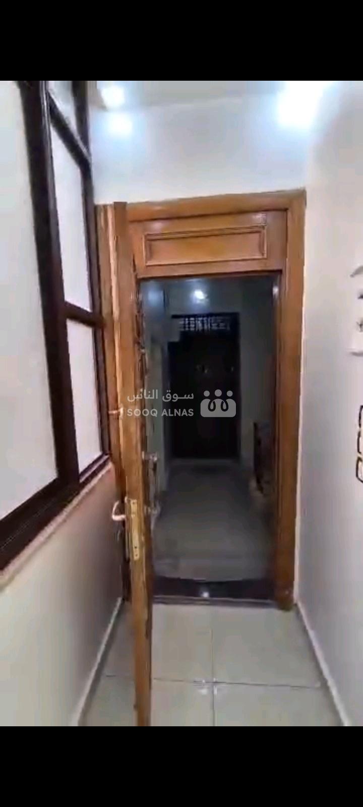 منزل مميز في العزيزية مقابل المخفر