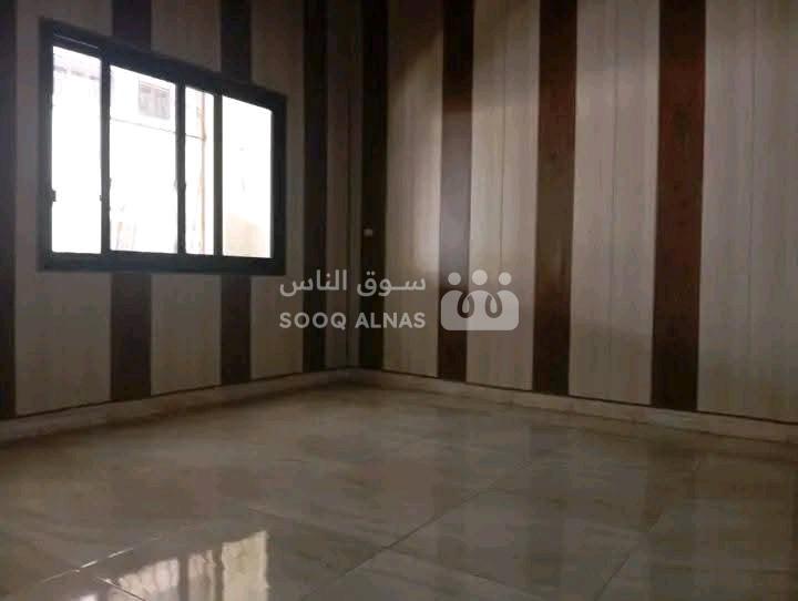 شقة 3 غرف وموزع للبيع
