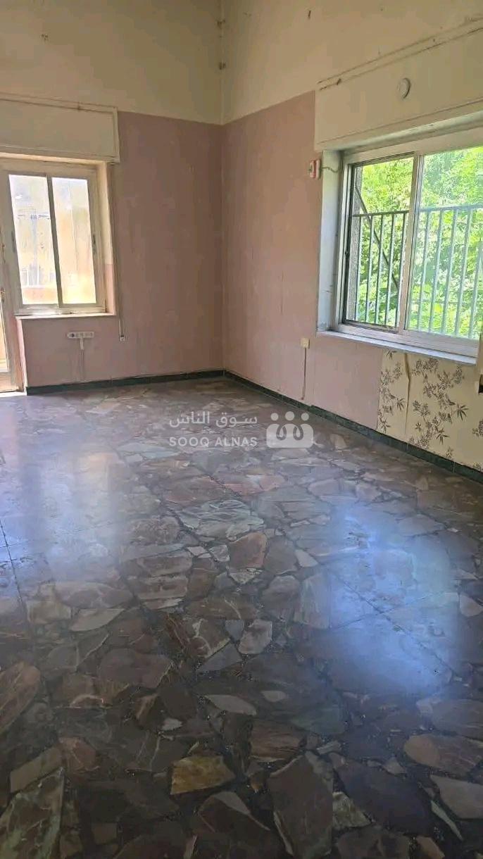 للبيع شقة سكنية جانب السفارة اليابانية