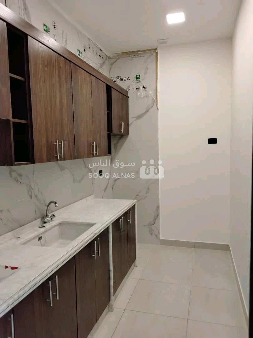 تجاري للإيجار