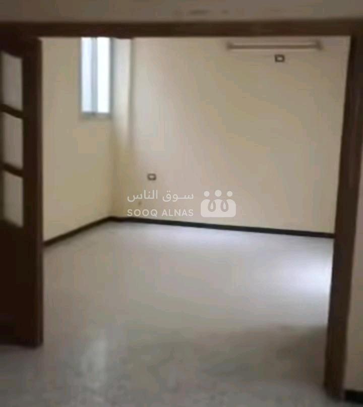 شقة في بابا عمرو شارع الحولاني