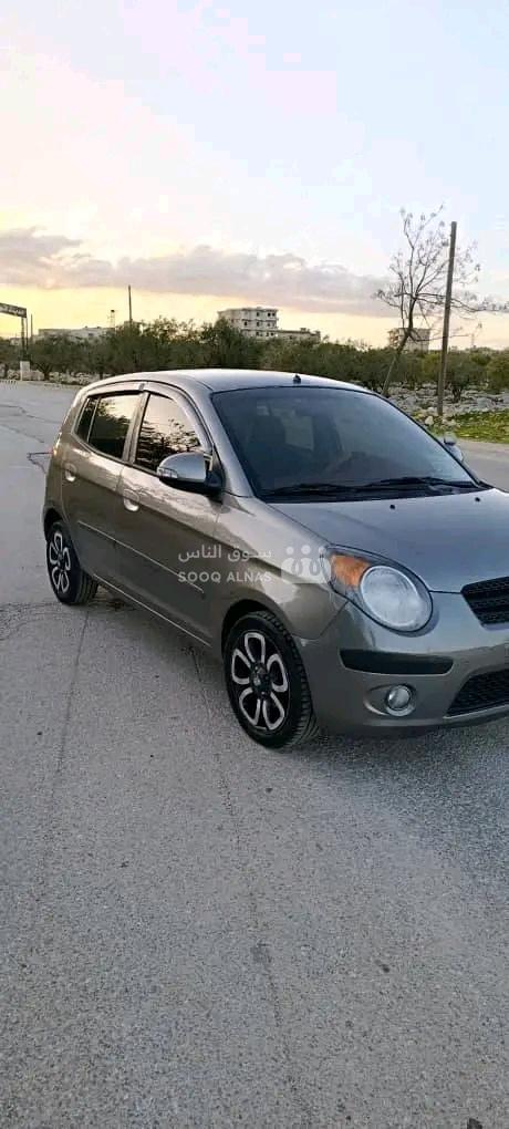 كيا مورنيك 2008