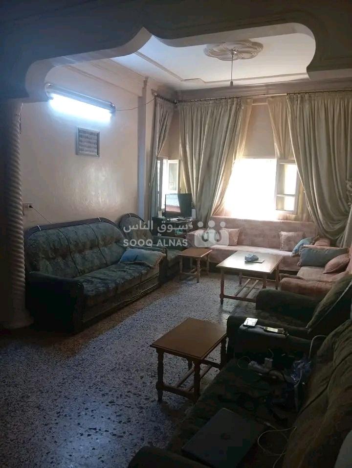 للبيع شقة غرفة وصالون