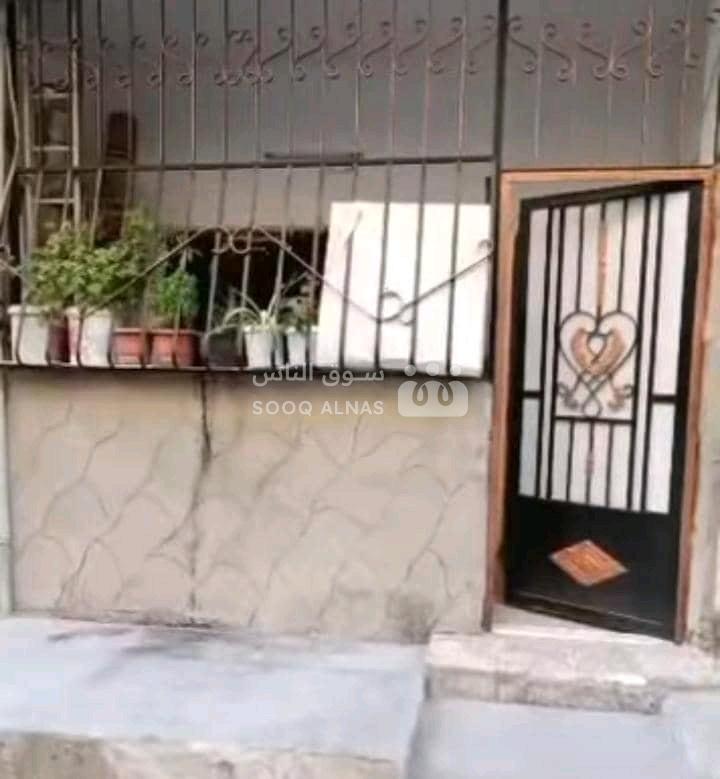 شقة في شارع الطويل 18