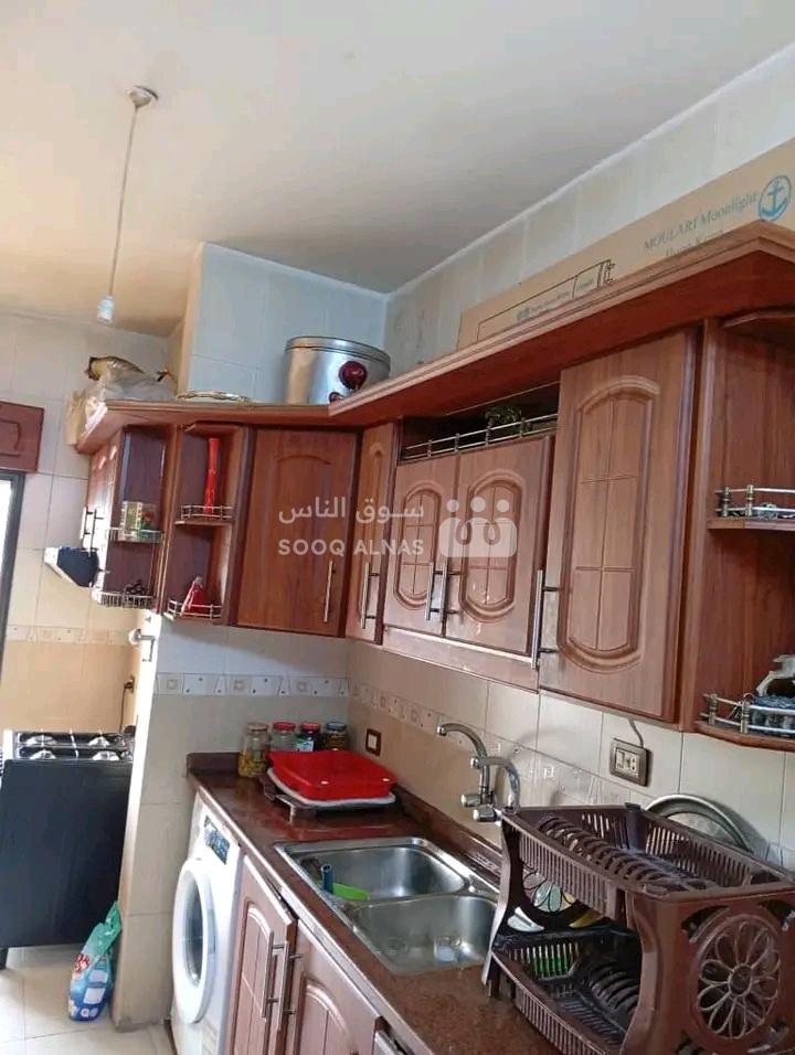 للبيع شقة ١٥٠م عالشارع العام