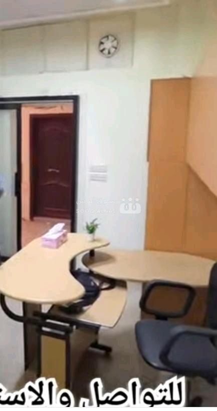 محل تجاري مع شقة أرضية خلف المحل