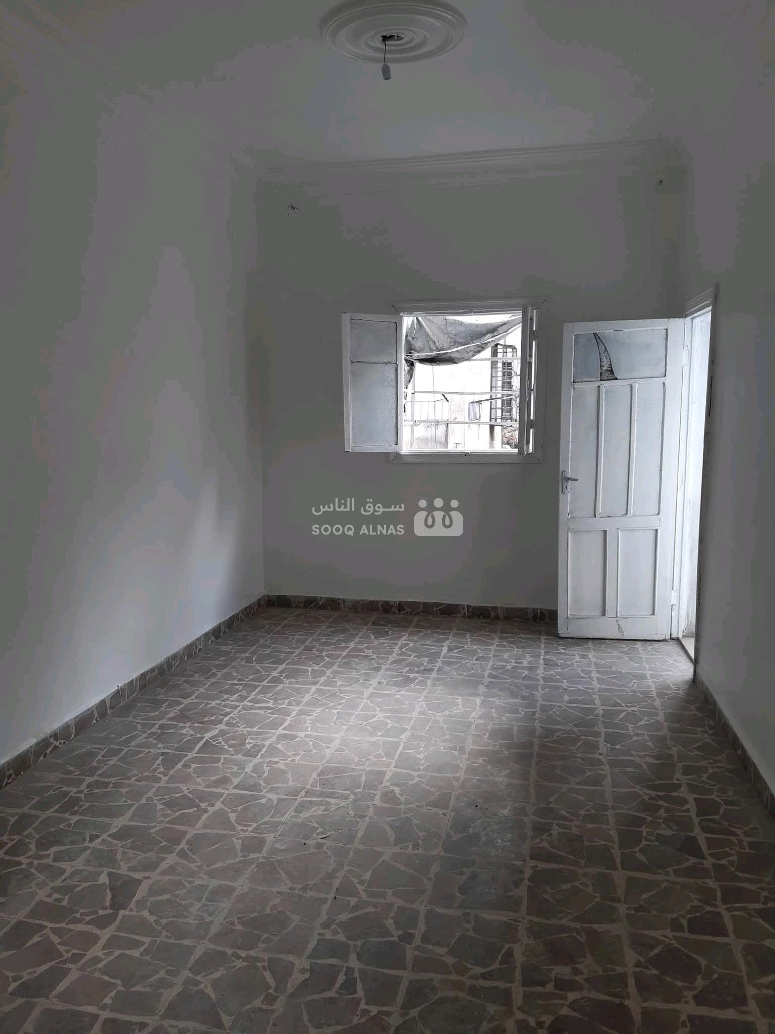 شقة 3 غرف وموزع طابق رابع للإيجار