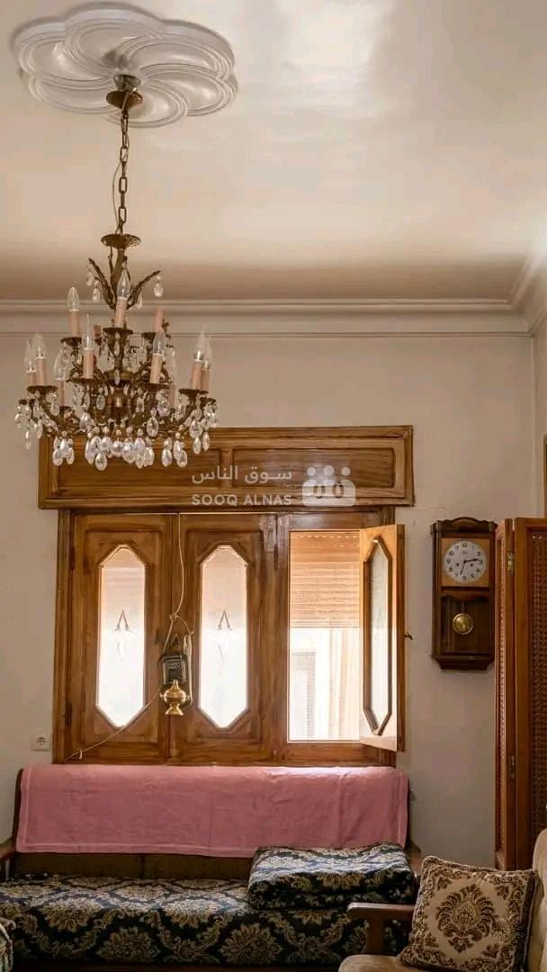 للبيع منزل 220م طابق تاني
