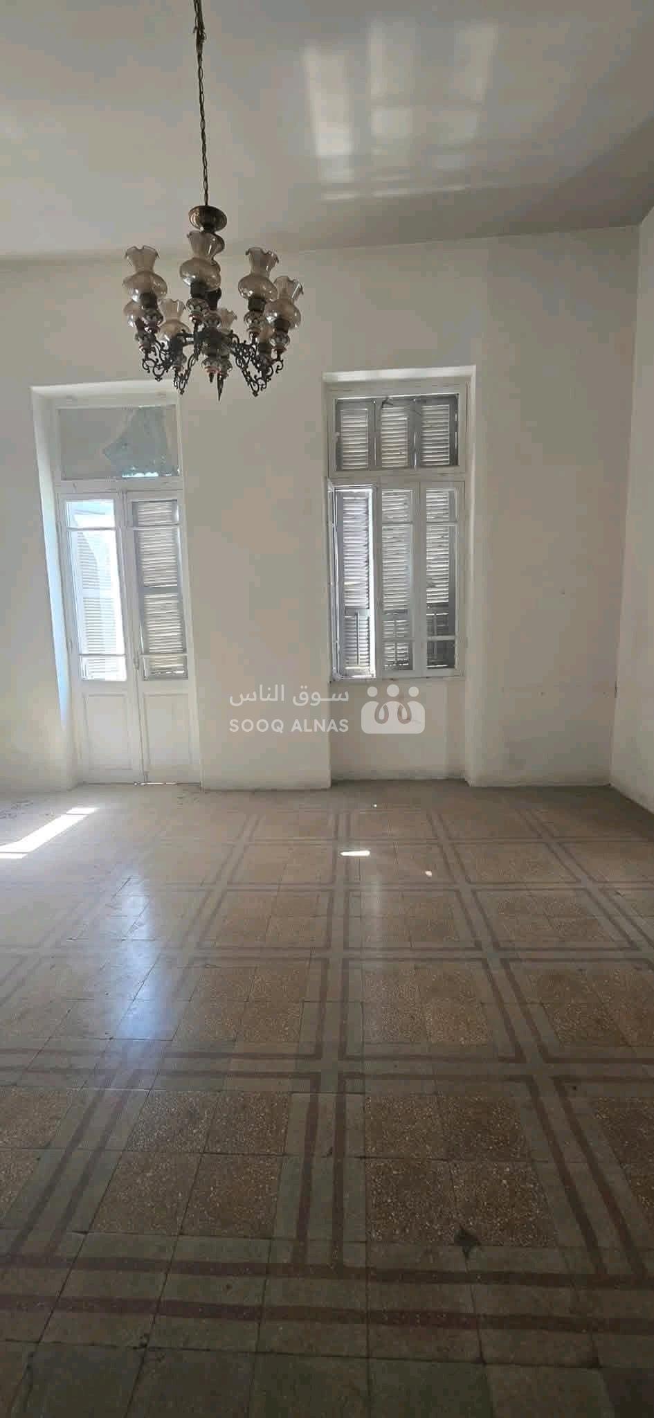 شقة اربع غرف طابق تاني