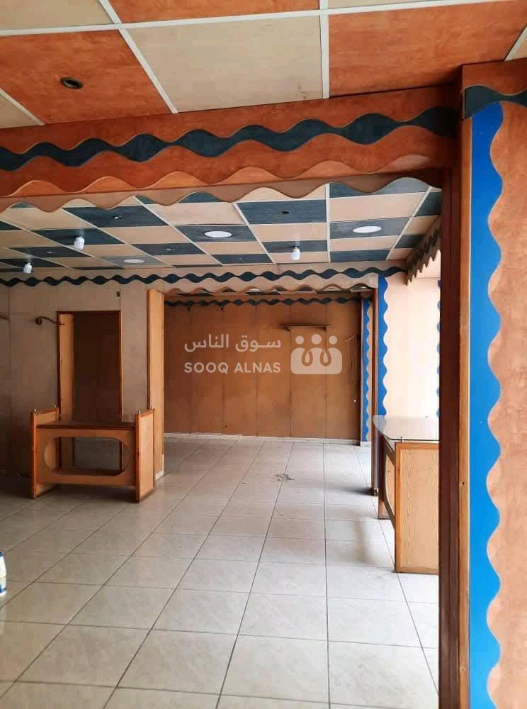 تجاري للإيجار