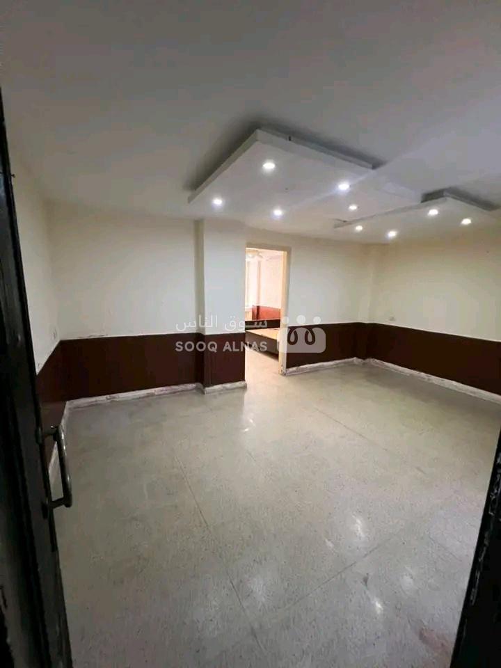 تجاري للإيجار