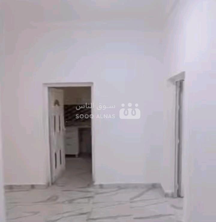 شقة طابق رابع اول طريق نياره