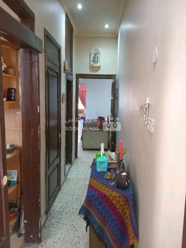 للبيع منزل طابق رابع