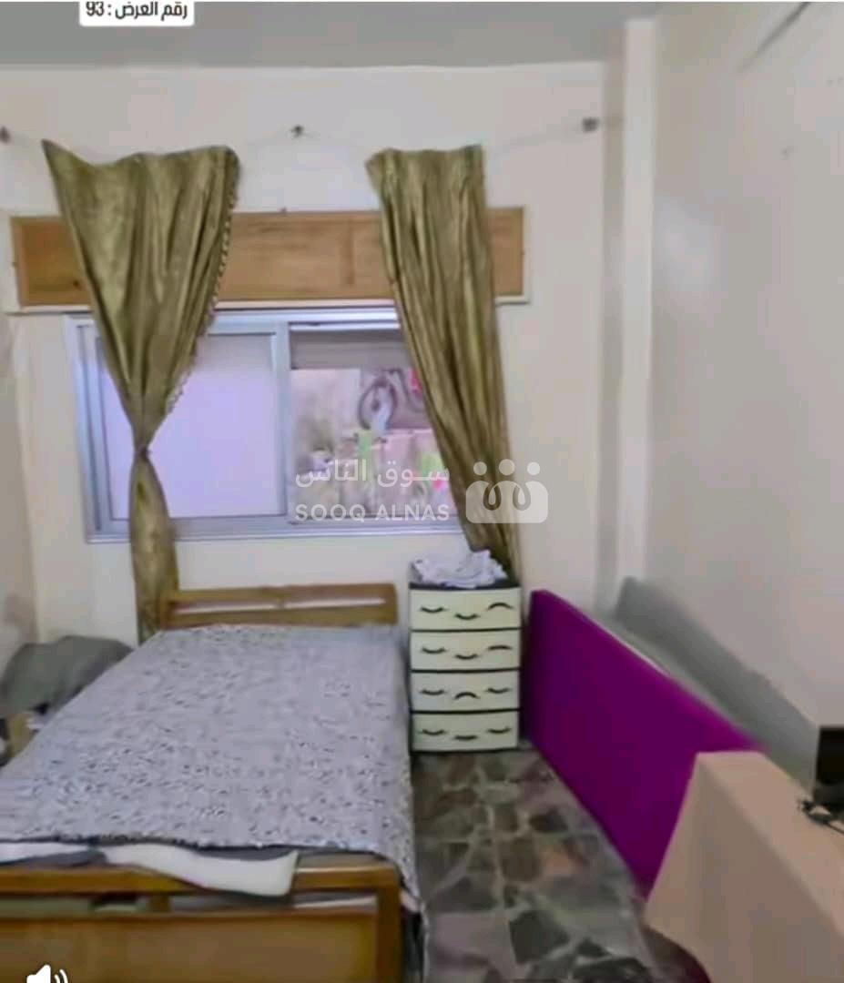 شقة ار1ية مع وجيبة