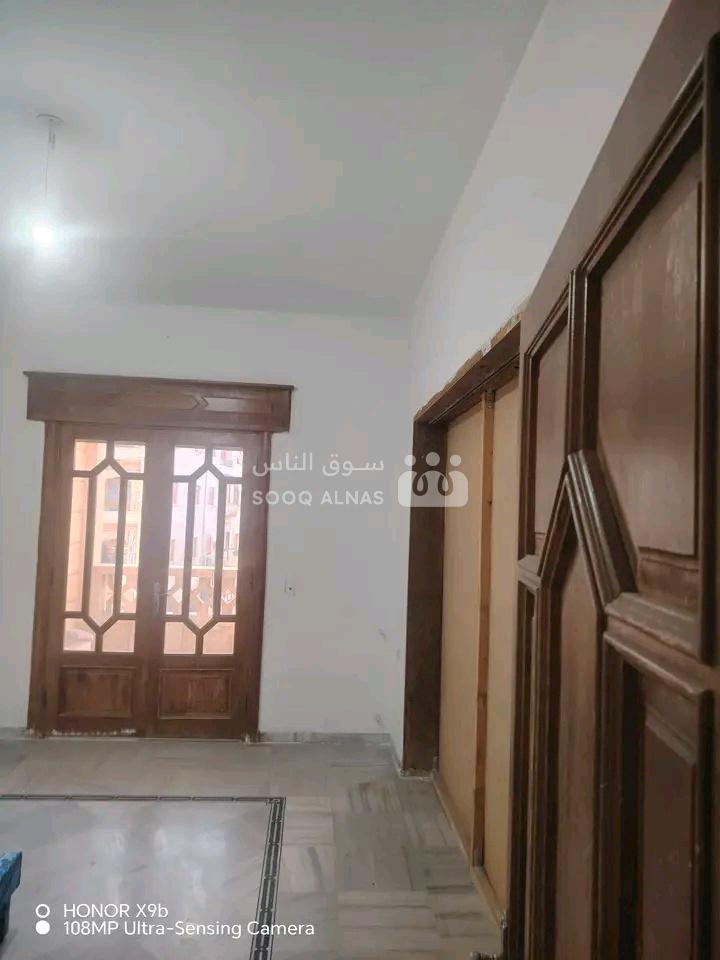 للايجار منزل طابق رابع 7غرف