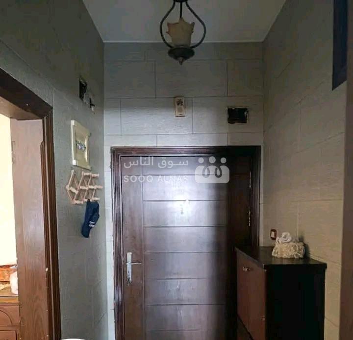 للبيع شقة سكنية طابق تاني