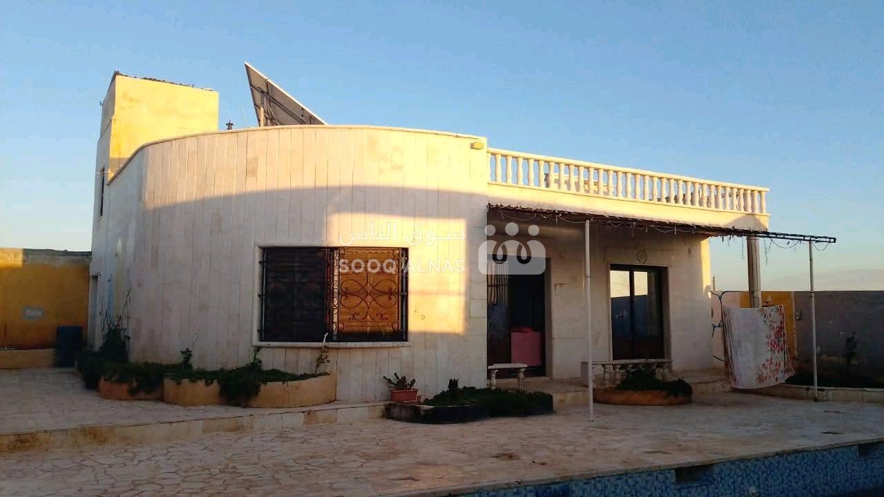 مزرعة مسحة 700 متر