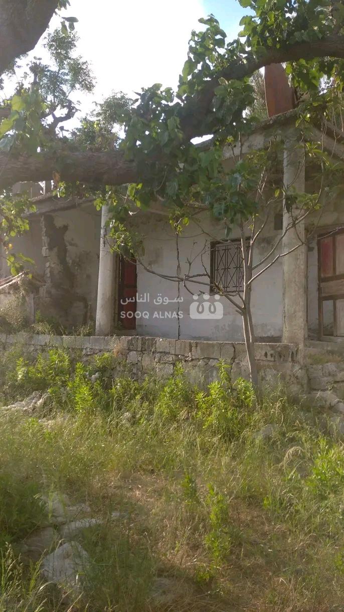 للبيع ارض زراعية 400م مع بيت ريفي