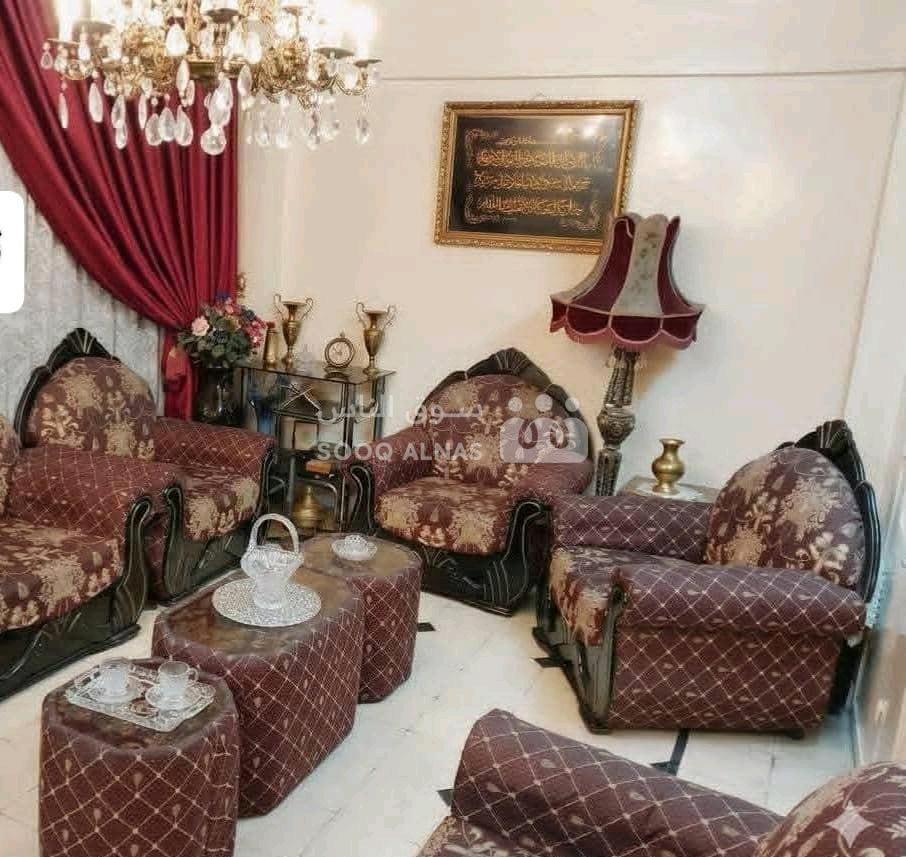 شقة سكنية 5 غرف وصالون للبيع