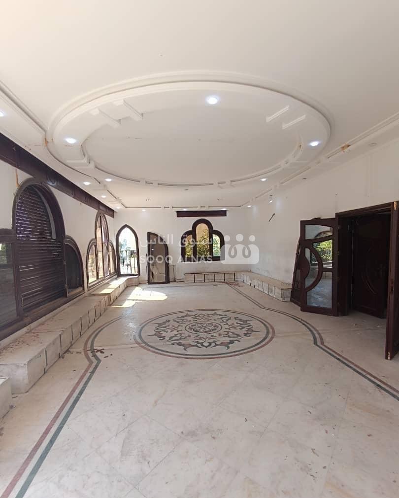 للآجار بناء خاص فيلا 3 طوابق مع باركينج للسيارات
