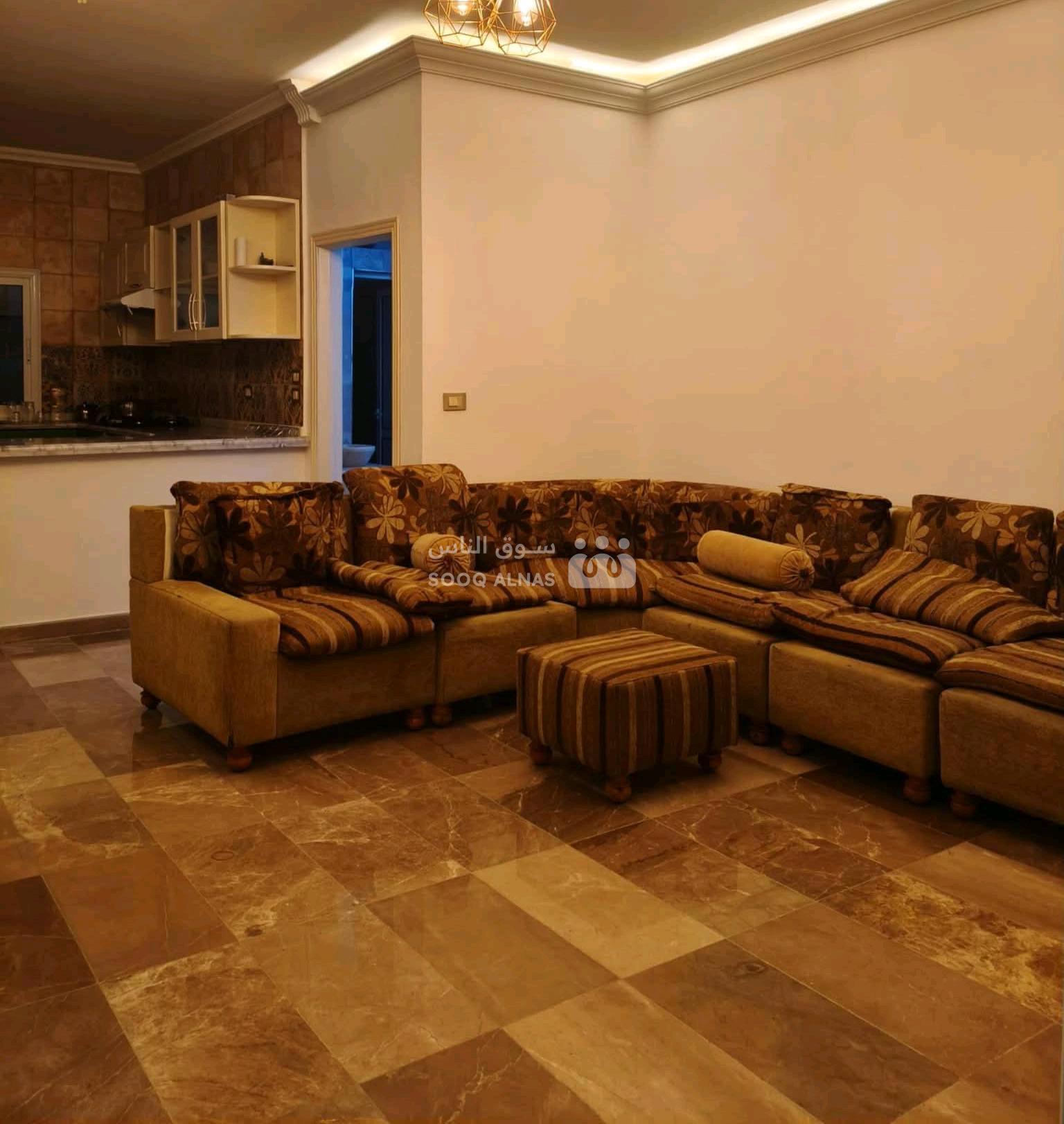شقة طابق رابع للايجار