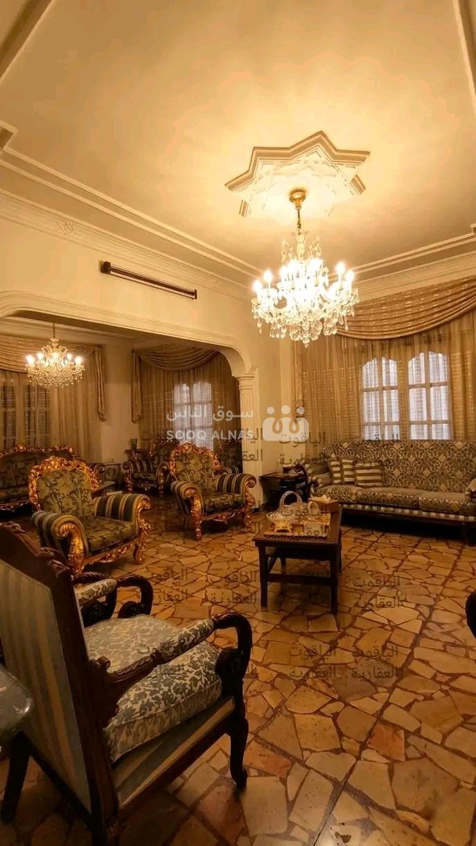 للبيع منزل اول امامي اكساء جيد