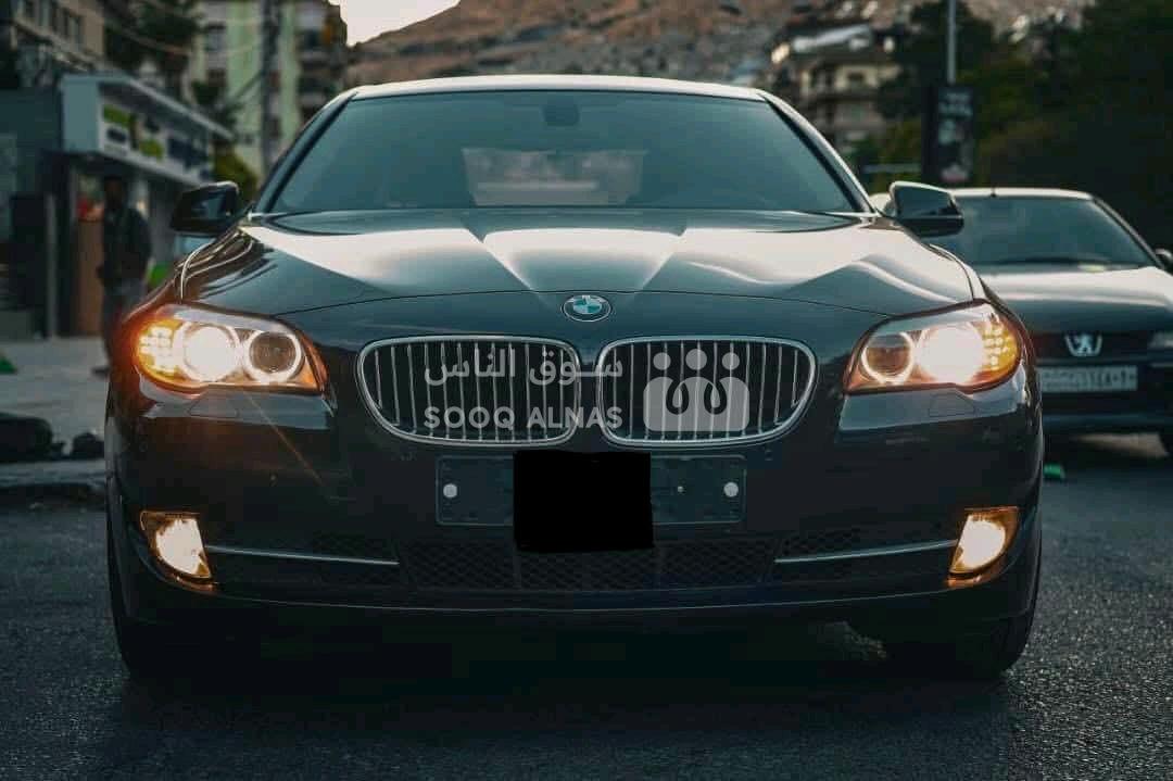 528