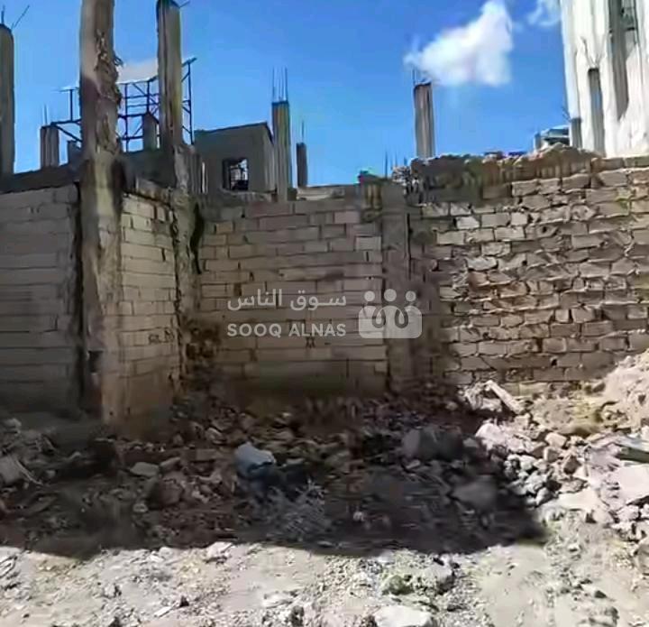 أرض في حمص حي الورشة جانب جامع الشيخ صخر