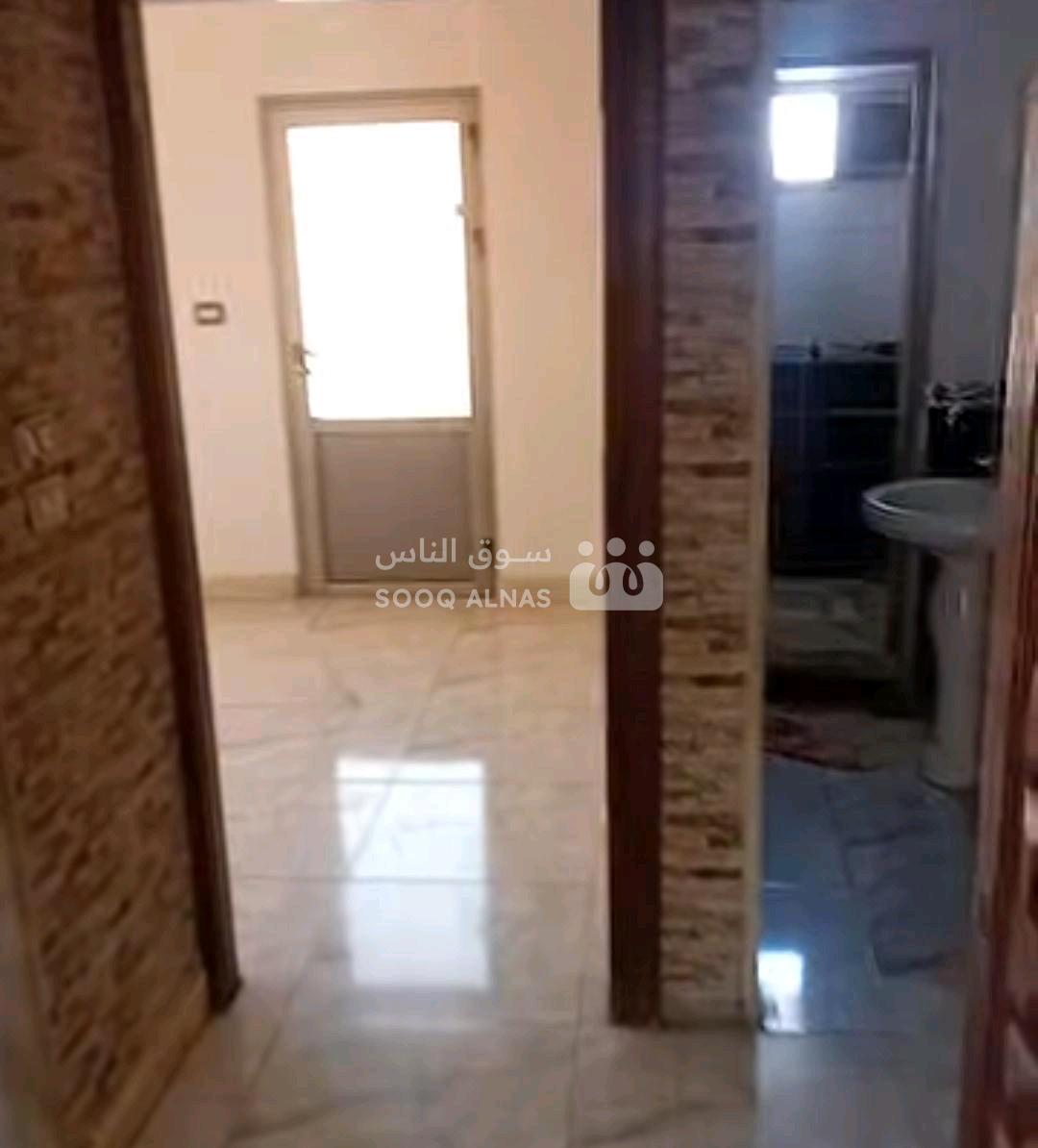 شقة طابق رابع غرفتين وصالون
