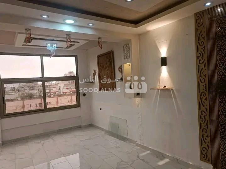 للبيع شقة طابق تالت
