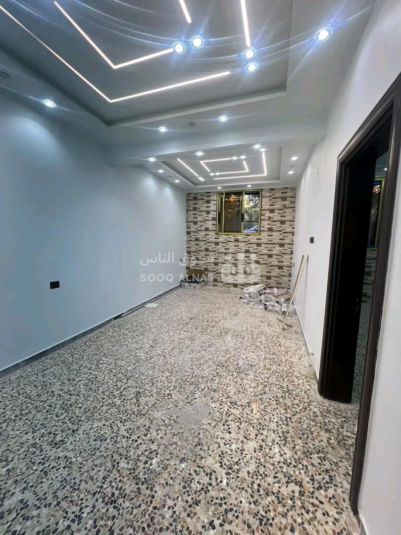شقة سكنية طابق ارضي للبيع