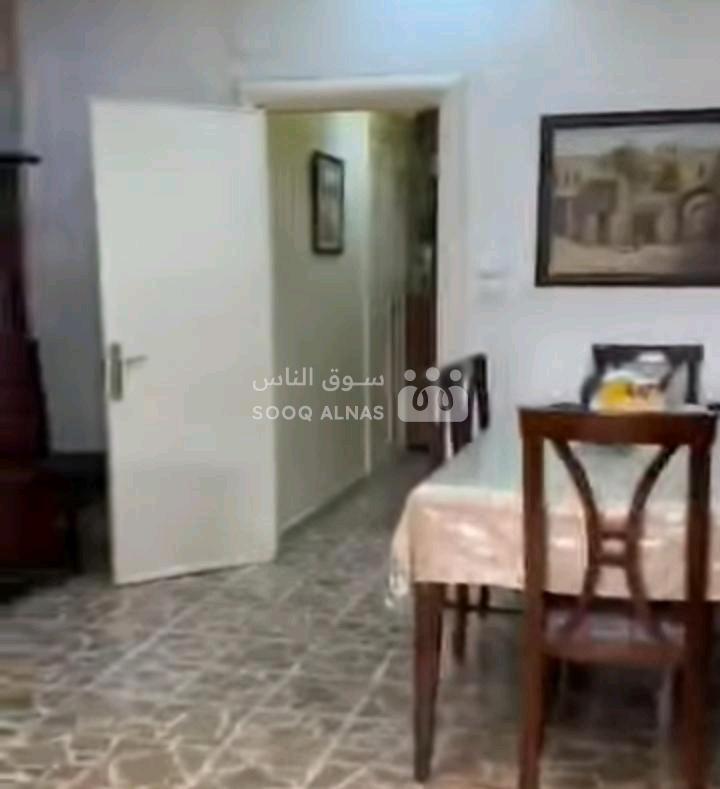 شقة طابق أول منطقة الشيخ طه