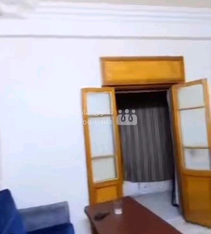 شقة ب الأعظمية قرب مدارس