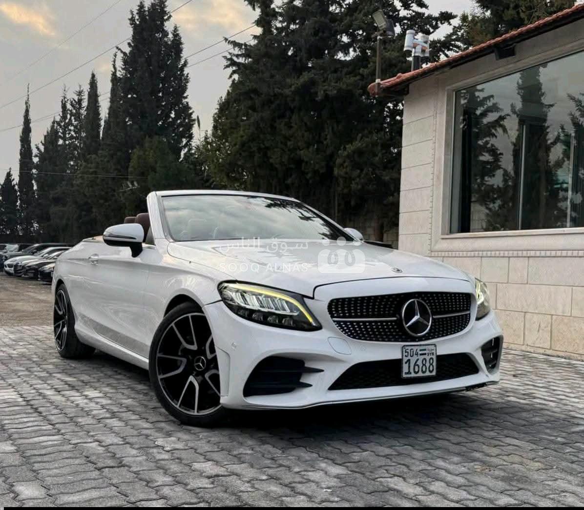 C300