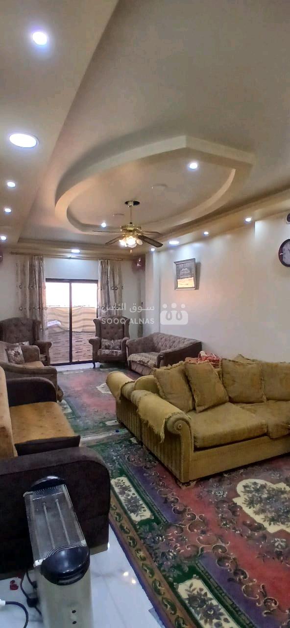 للبيع شقة مقابل كازية يعفور