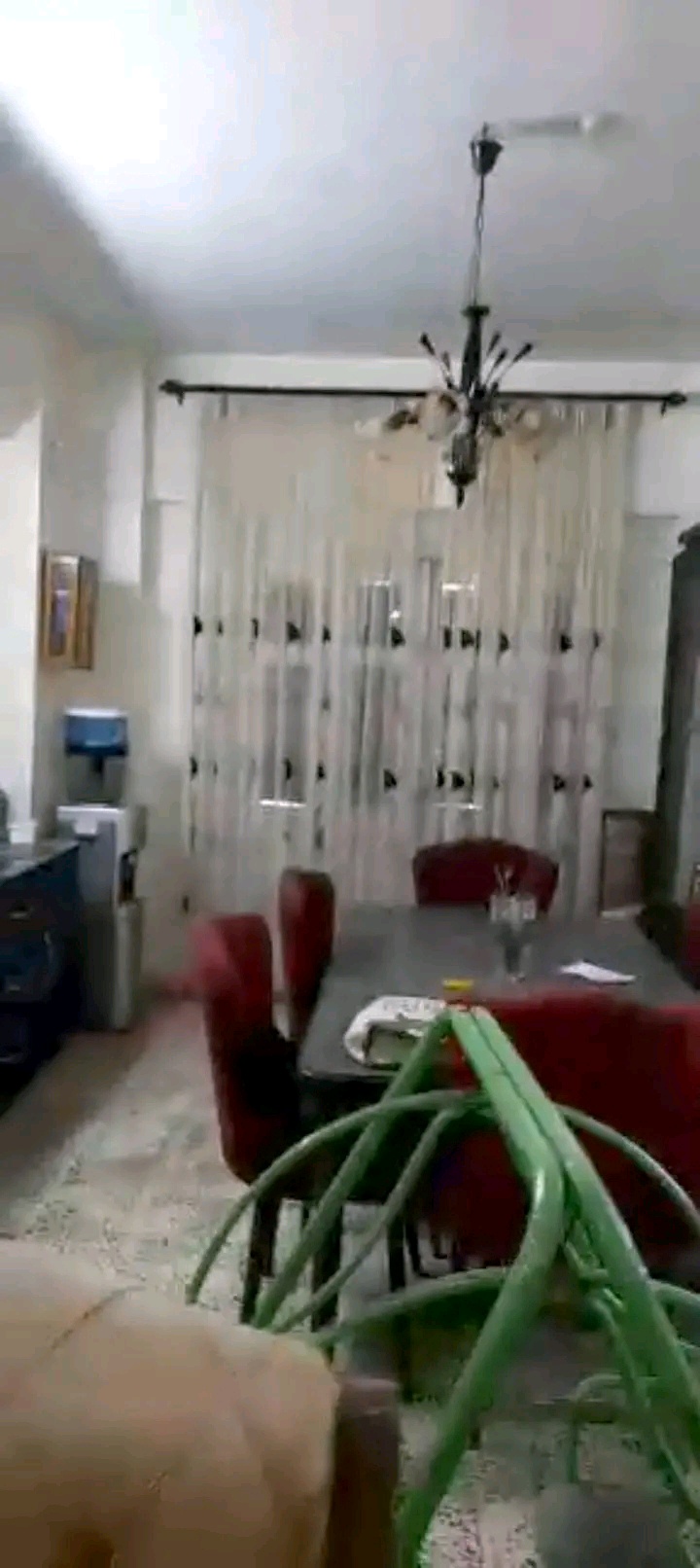 بيت 4 غرف وموزع
