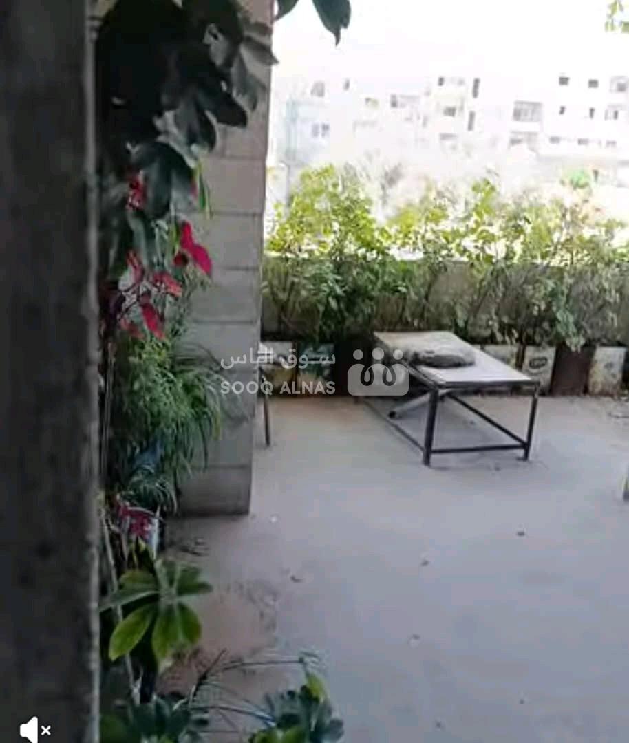 شقة  طابق اول عضم للبيع