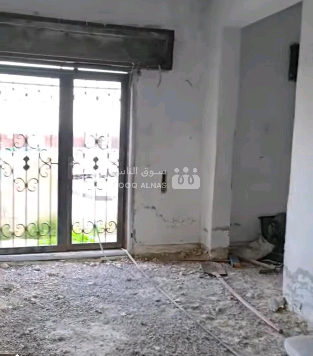 شقة طابق قبو للبيع