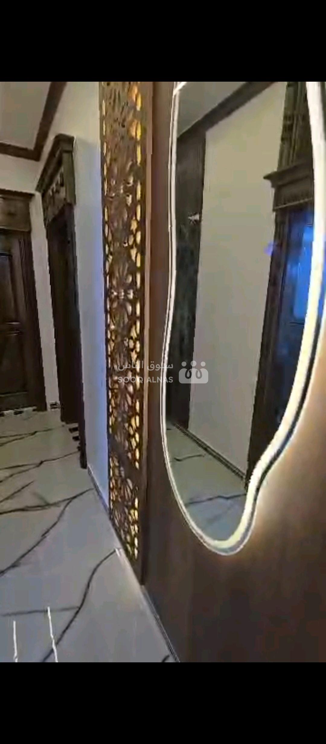 شقة 4 غرف ومنافع للبيع