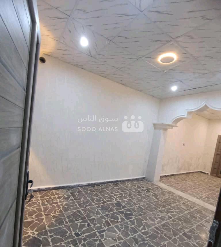 للايجار منزل طابق ارضي 3غرف وصالون