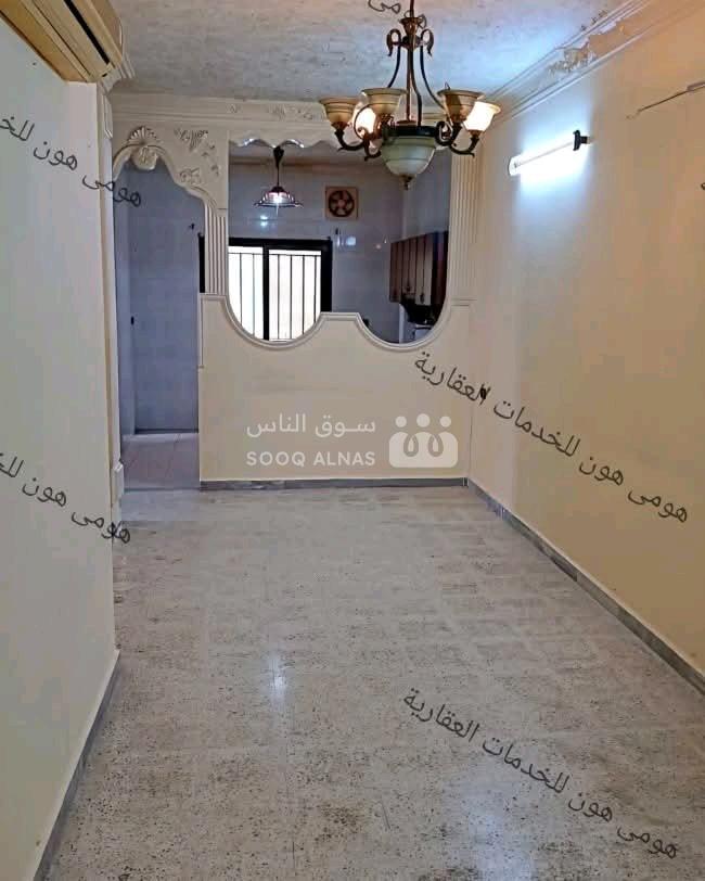 شقة طابق ارضي مرتفع للبيع