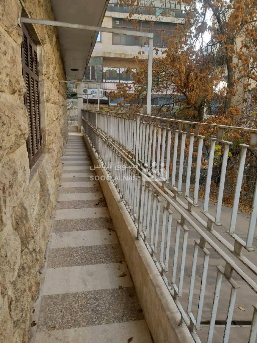 منزل في المحافظة امام سوق الانتاج