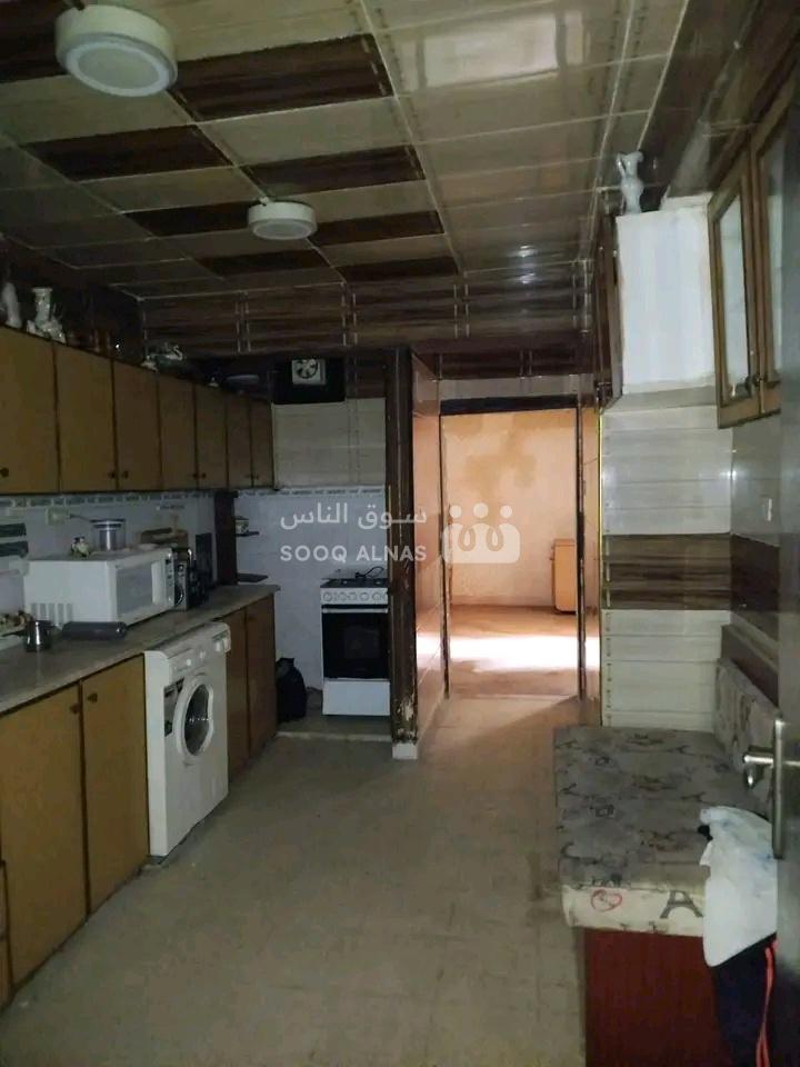 للاجار منزل طابق ارضي مع جنينة
